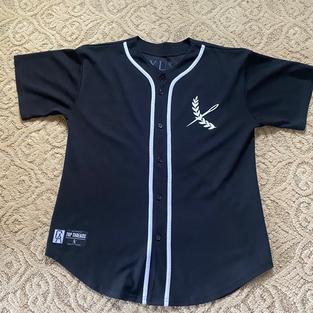 Top Threads black button up XL